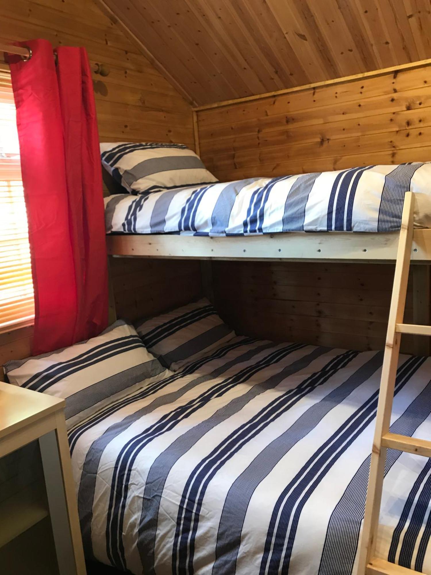 Bryn Dinas Camping Pods At The Foot Of Mt Snowdon Beddgelert Buitenkant foto