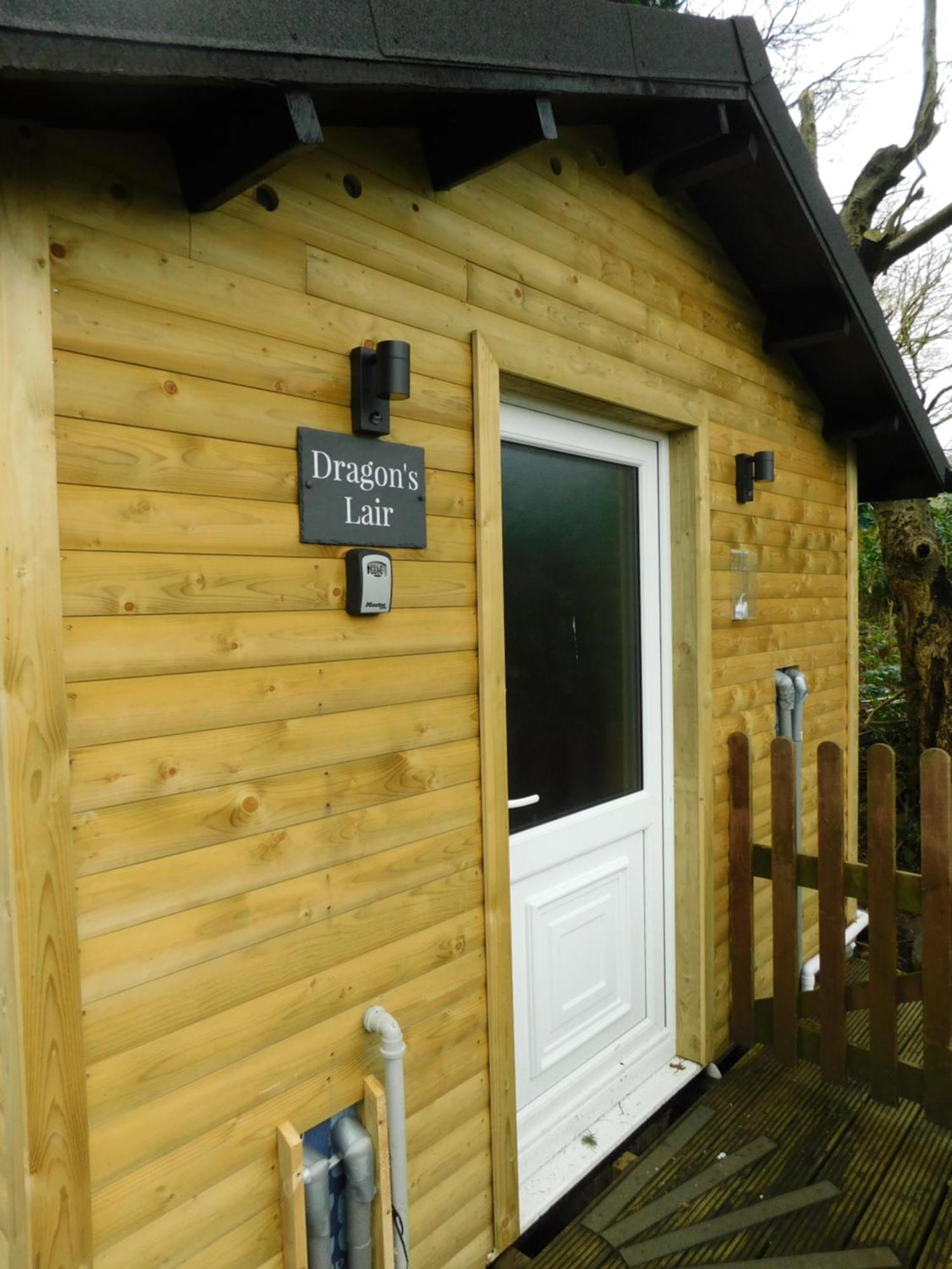 Bryn Dinas Camping Pods At The Foot Of Mt Snowdon Beddgelert Buitenkant foto