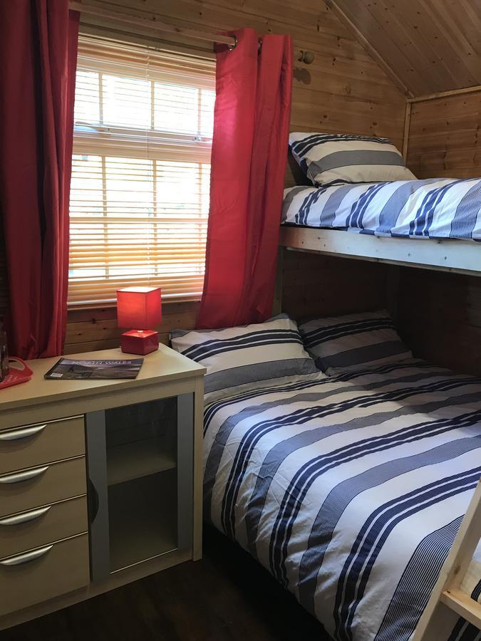 Bryn Dinas Camping Pods At The Foot Of Mt Snowdon Beddgelert Buitenkant foto